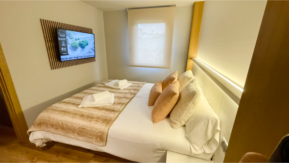 cama tv apartamento 1 dorm sanxenxo deluxe 1