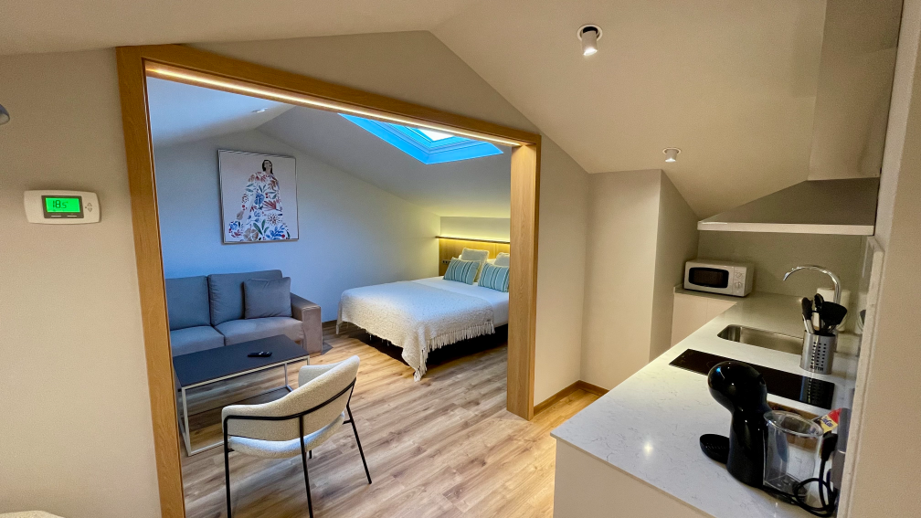 entrada abuhardillado apartamento sanxenxo deluxe